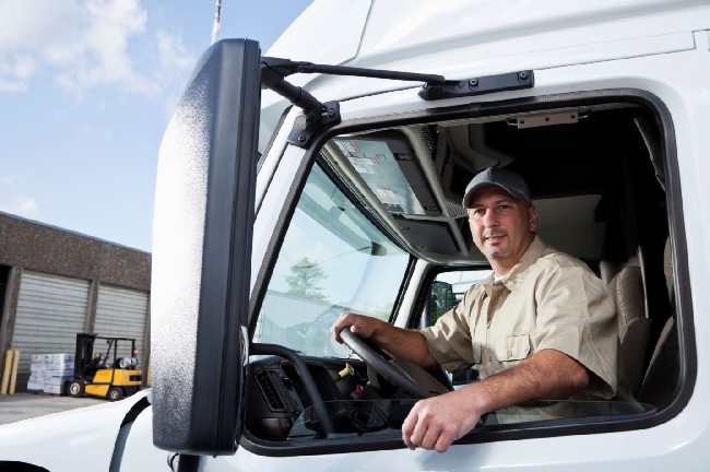 7 Ways How Truck Mirrors Increase Safety 1