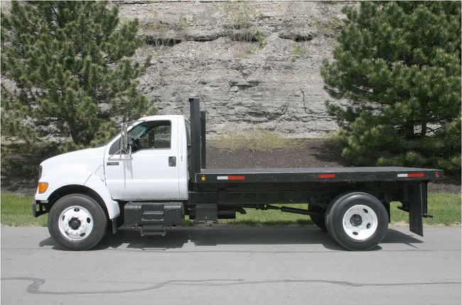 10 Things to Watch When Buying Used Flatbed Trucks