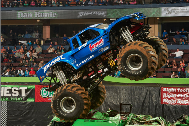 blue thunder monster truck roblox